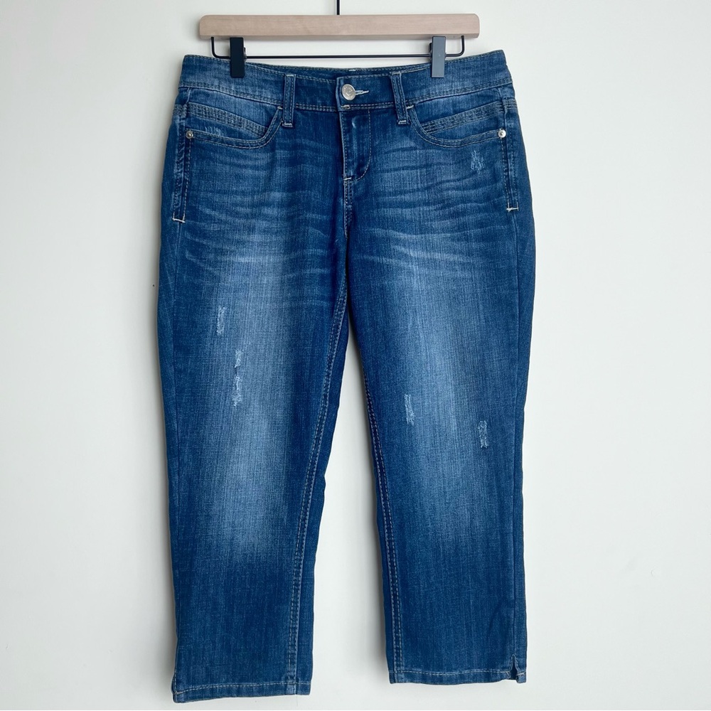 Seven7 Women’s Distressed Capri Jeans